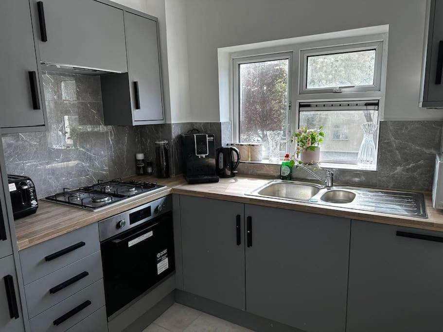 Oxfords 5 Star Lux 2 Bedroom Flat Near Jr 5 Pax, Permit Parking Exterior photo