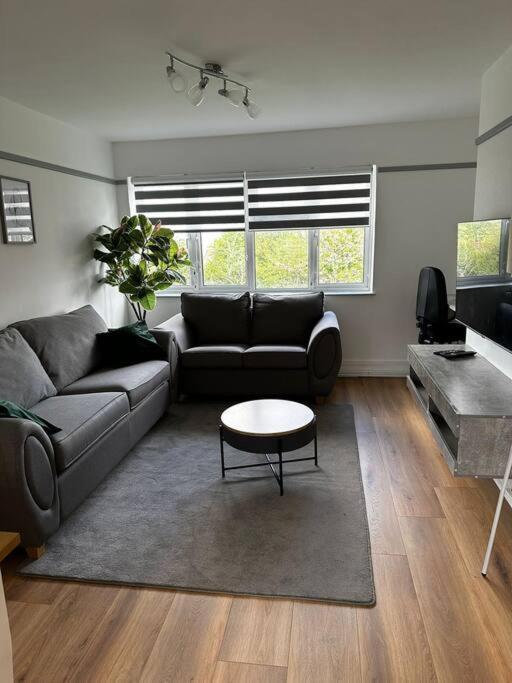 Oxfords 5 Star Lux 2 Bedroom Flat Near Jr 5 Pax, Permit Parking Exterior photo